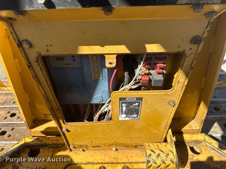 image for item DV0724 1998 Vermeer P185 Renegade cable plow