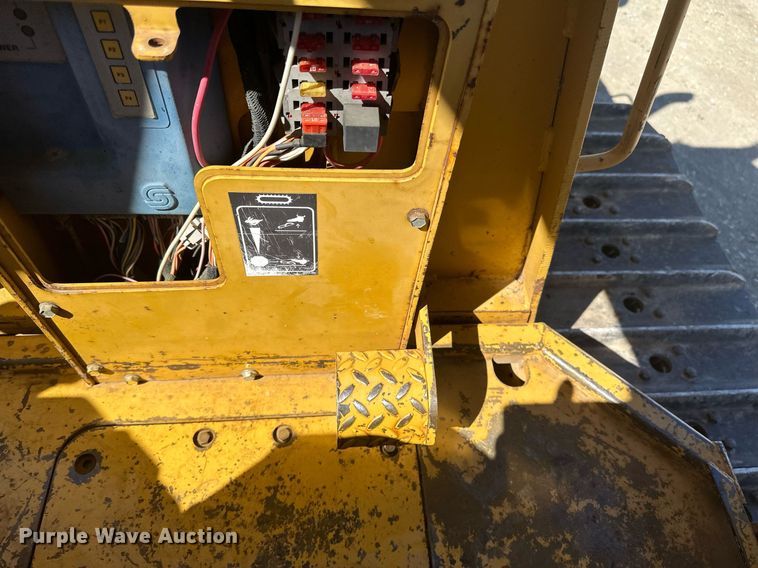 image for item DV0724 1998 Vermeer P185 Renegade cable plow