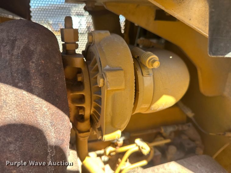 image for item DV0724 1998 Vermeer P185 Renegade cable plow