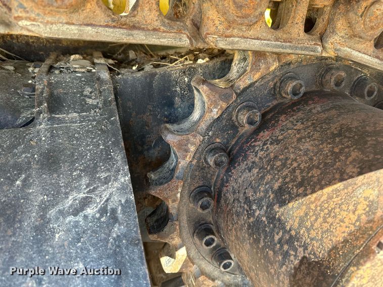 image for item DV0724 1998 Vermeer P185 Renegade cable plow