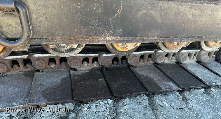 image for item DV0724 1998 Vermeer P185 Renegade cable plow