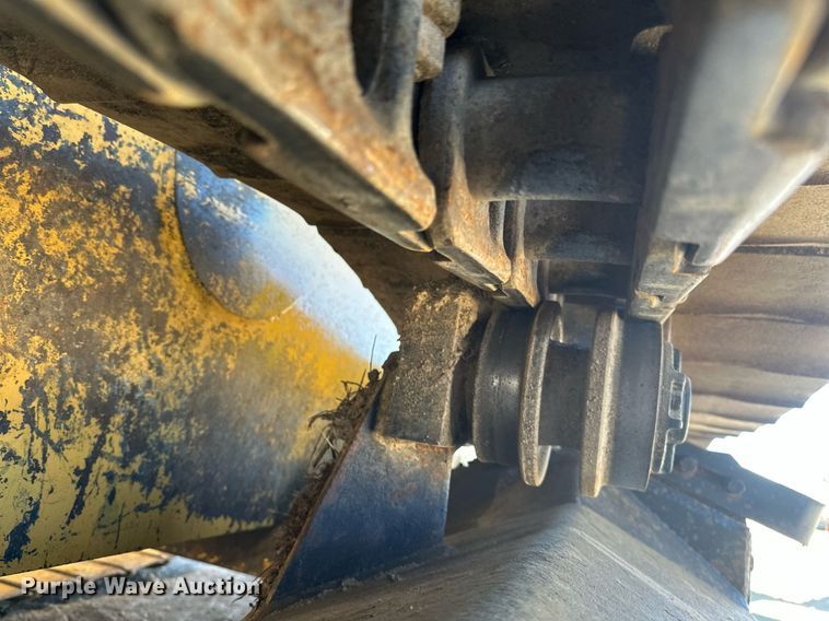 image for item DV0724 1998 Vermeer P185 Renegade cable plow