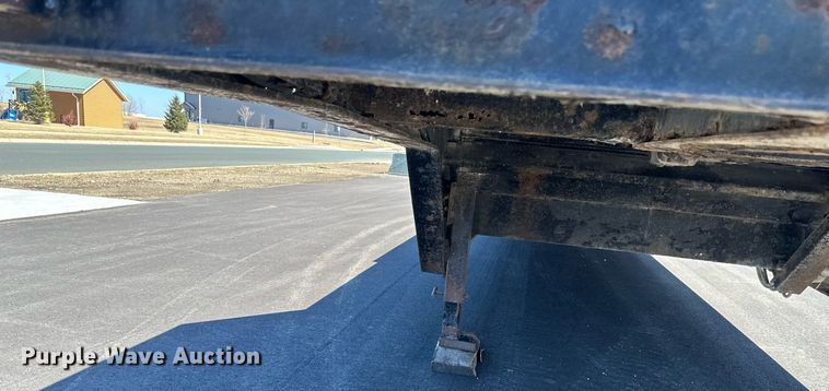 image for item DV0725 1992 Muv-All  4870FT drop deck hydraulic tail equipment trailer