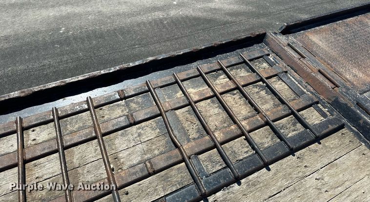 image for item DV0725 1992 Muv-All  4870FT drop deck hydraulic tail equipment trailer