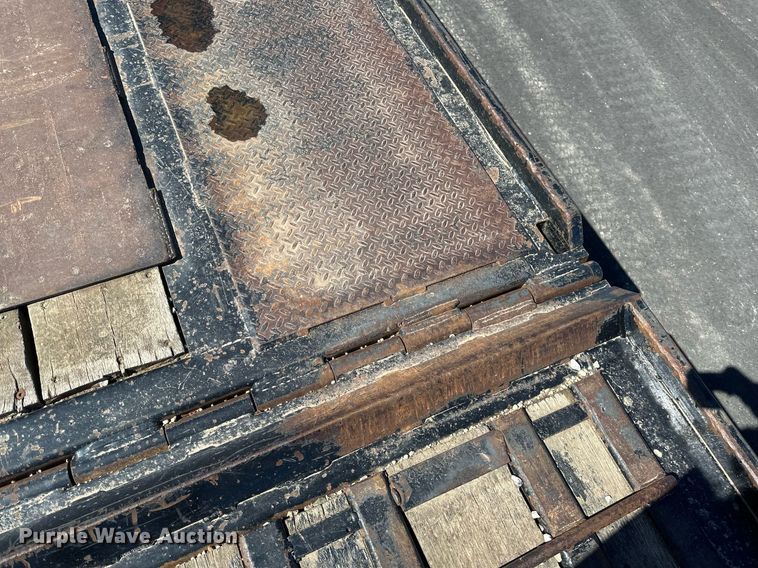 image for item DV0725 1992 Muv-All  4870FT drop deck hydraulic tail equipment trailer