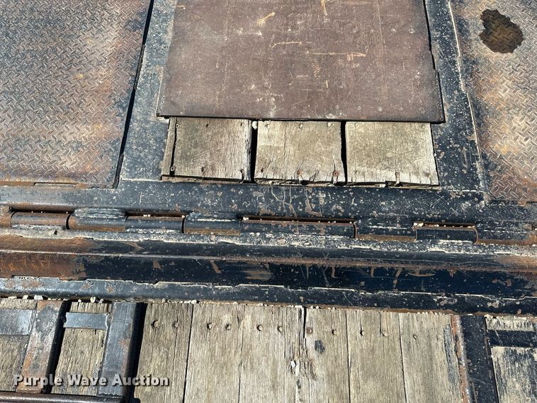 image for item DV0725 1992 Muv-All  4870FT drop deck hydraulic tail equipment trailer