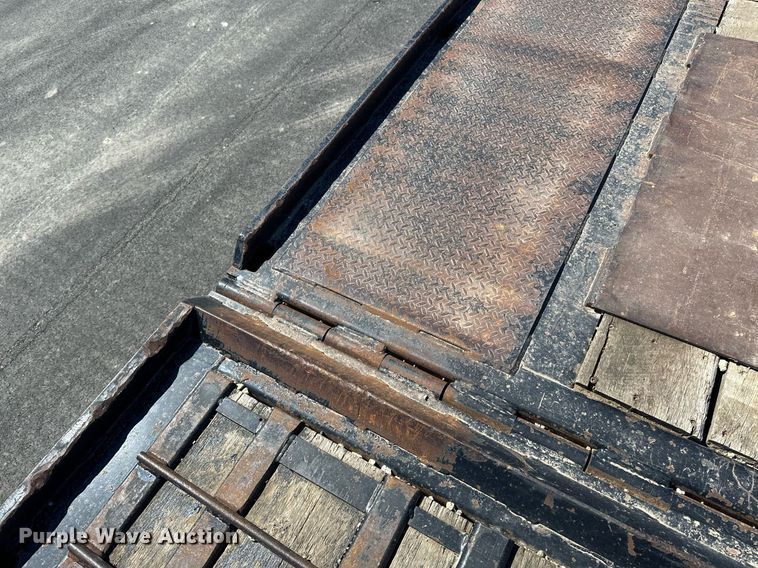 image for item DV0725 1992 Muv-All  4870FT drop deck hydraulic tail equipment trailer