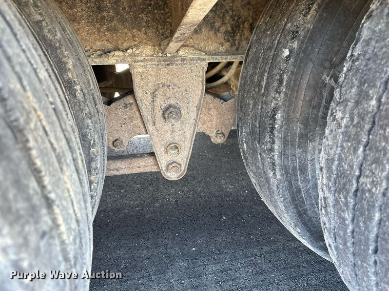 image for item DV0725 1992 Muv-All  4870FT drop deck hydraulic tail equipment trailer