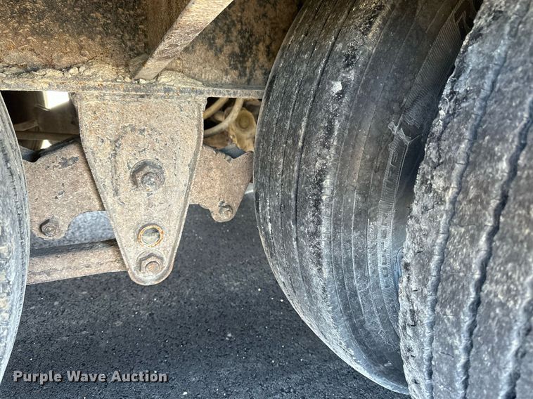 image for item DV0725 1992 Muv-All  4870FT drop deck hydraulic tail equipment trailer