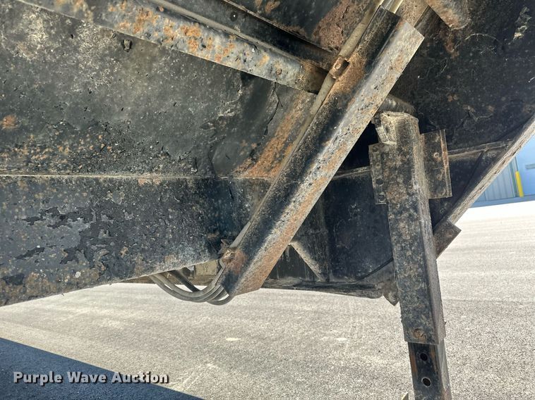 image for item DV0725 1992 Muv-All  4870FT drop deck hydraulic tail equipment trailer