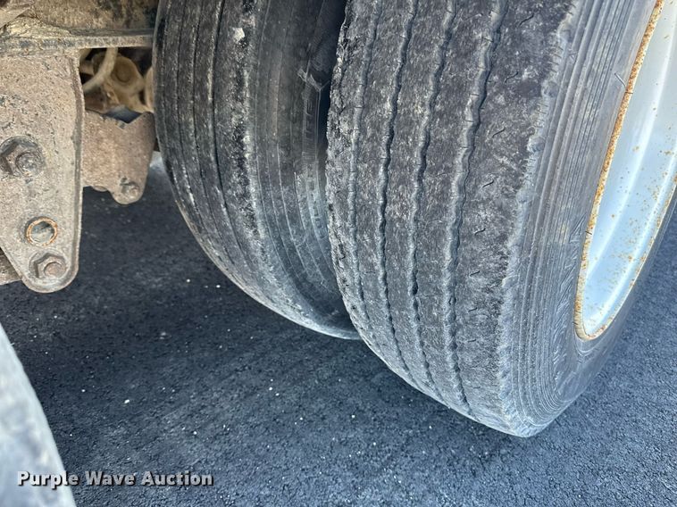 image for item DV0725 1992 Muv-All  4870FT drop deck hydraulic tail equipment trailer