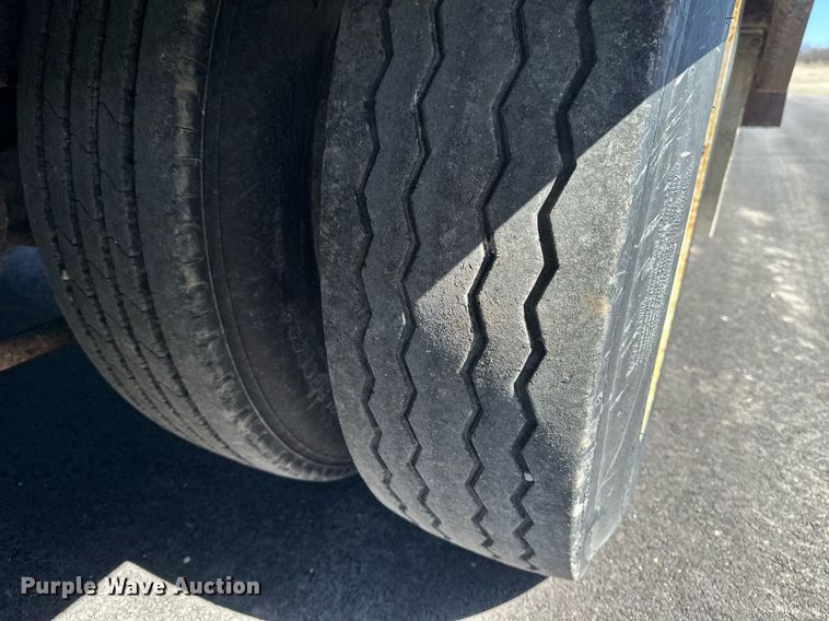 image for item DV0725 1992 Muv-All  4870FT drop deck hydraulic tail equipment trailer