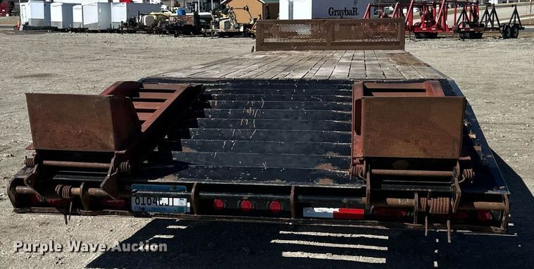 image for item DV0727 2010 Towmaster T40 equipment trailer