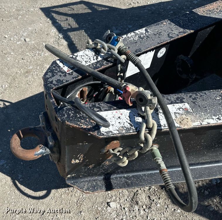 image for item DV0727 2010 Towmaster T40 equipment trailer