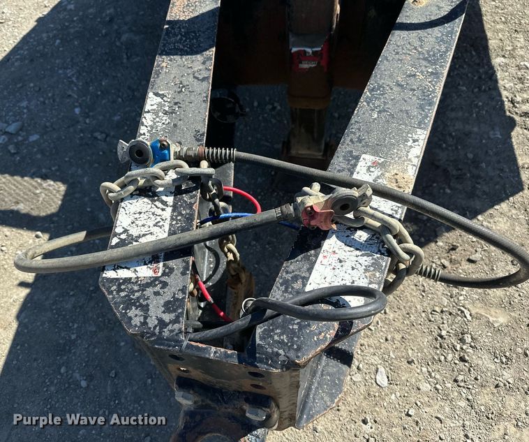 image for item DV0727 2010 Towmaster T40 equipment trailer