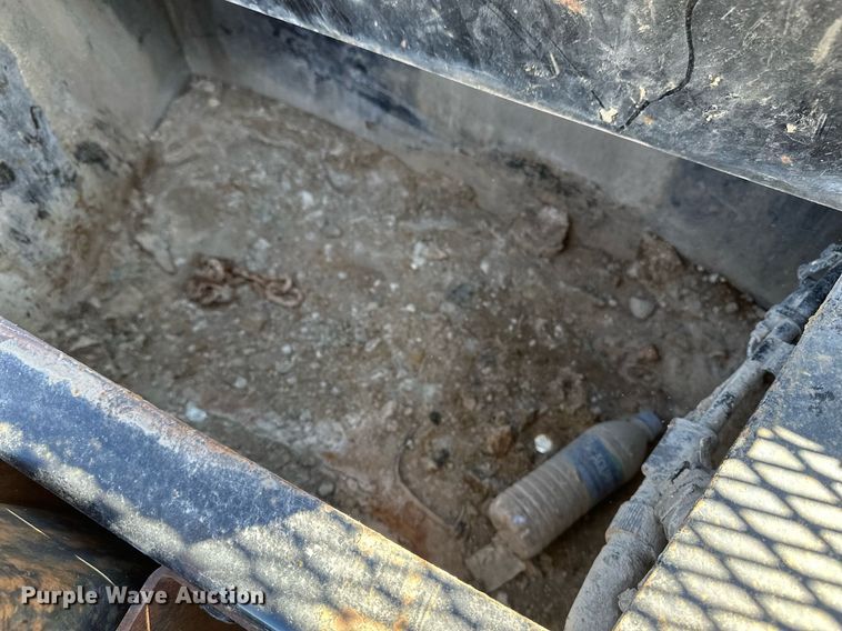 image for item DV0727 2010 Towmaster T40 equipment trailer