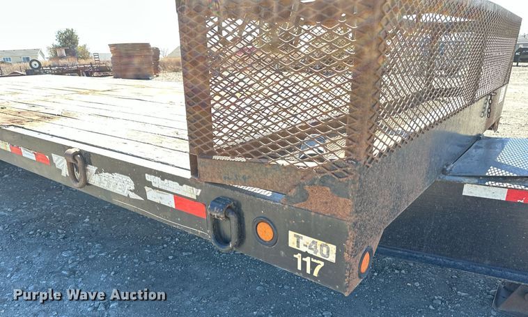 image for item DV0727 2010 Towmaster T40 equipment trailer