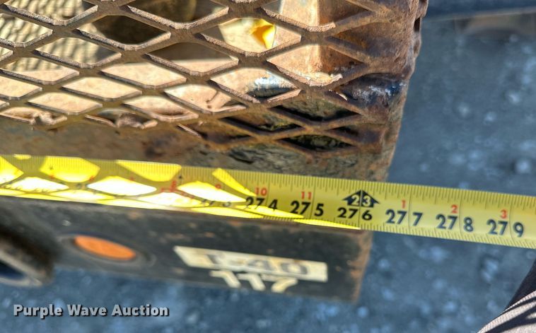 image for item DV0727 2010 Towmaster T40 equipment trailer