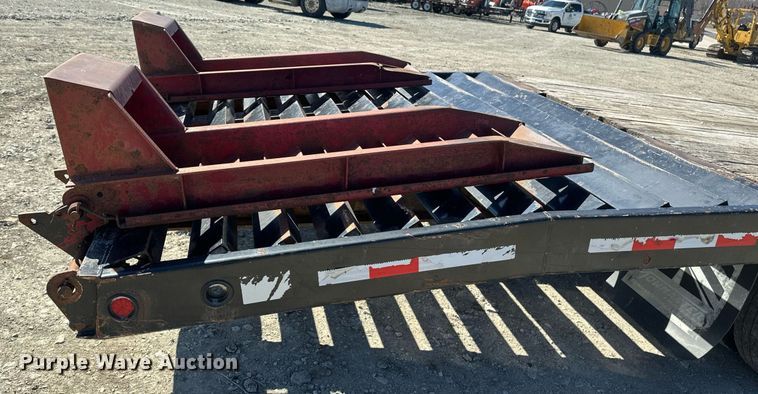 image for item DV0727 2010 Towmaster T40 equipment trailer