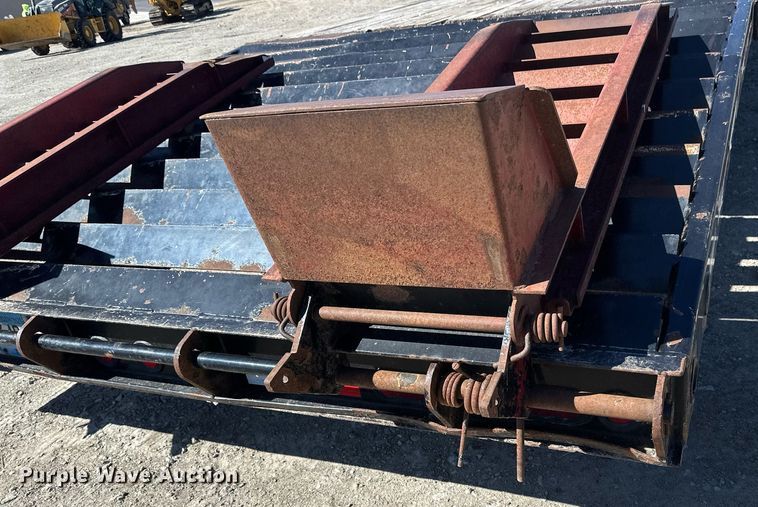 image for item DV0727 2010 Towmaster T40 equipment trailer