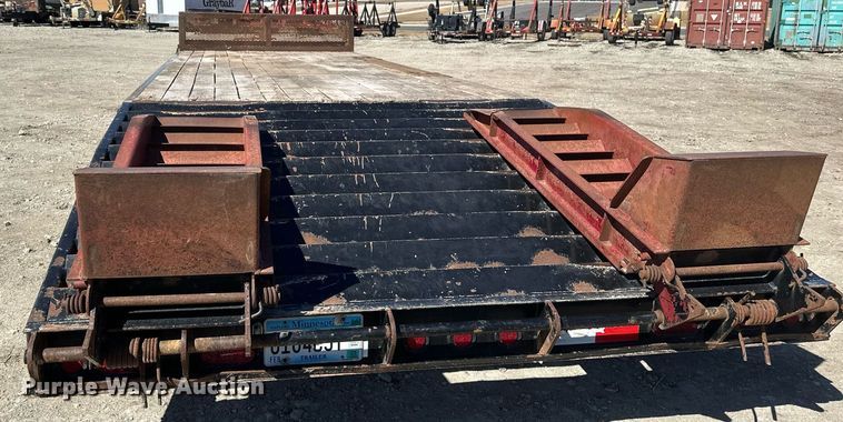 image for item DV0727 2010 Towmaster T40 equipment trailer