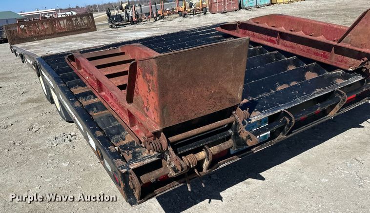image for item DV0727 2010 Towmaster T40 equipment trailer