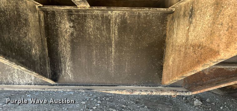 image for item DV0727 2010 Towmaster T40 equipment trailer