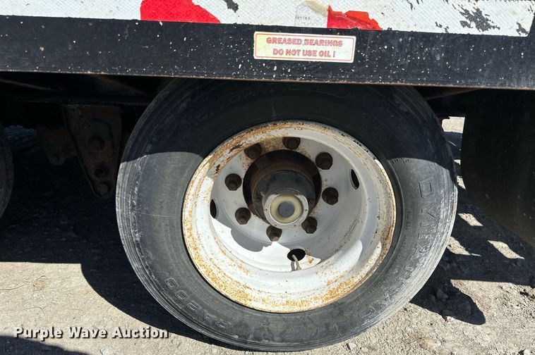 image for item DV0727 2010 Towmaster T40 equipment trailer