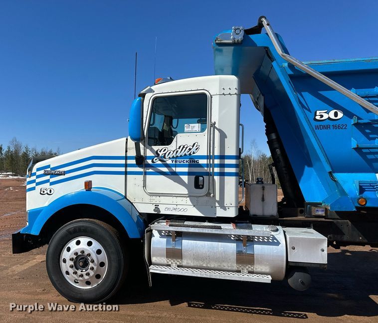 image for item DV0734 2009 Kenworth  T800 dump truck