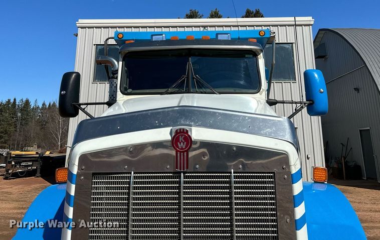 image for item DV0734 2009 Kenworth  T800 dump truck