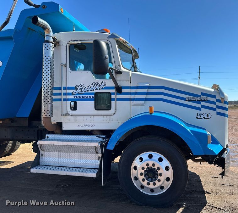 image for item DV0734 2009 Kenworth  T800 dump truck