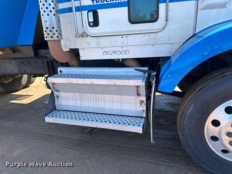 image for item DV0734 2009 Kenworth  T800 dump truck