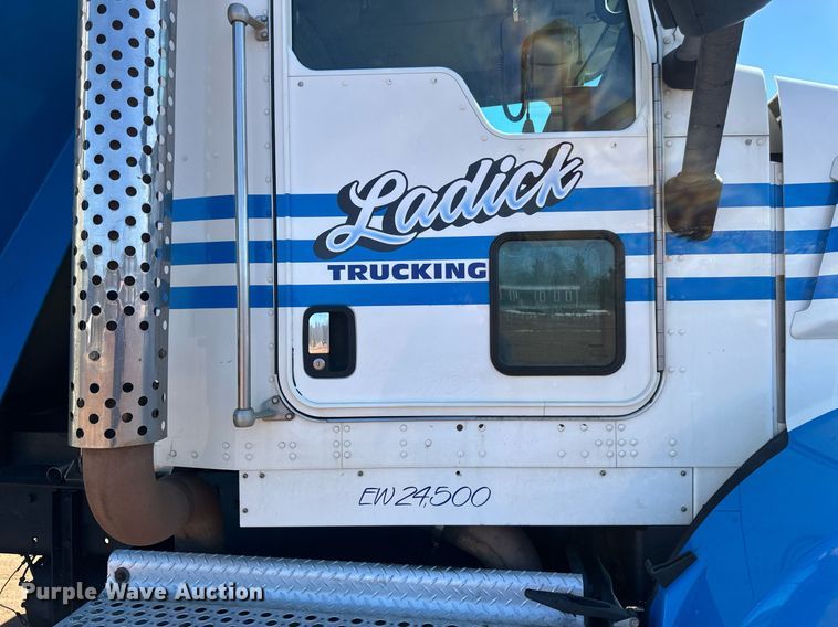 image for item DV0734 2009 Kenworth  T800 dump truck