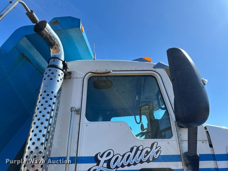 image for item DV0734 2009 Kenworth  T800 dump truck