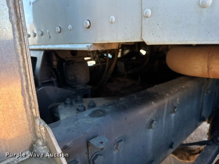 image for item DV0734 2009 Kenworth  T800 dump truck