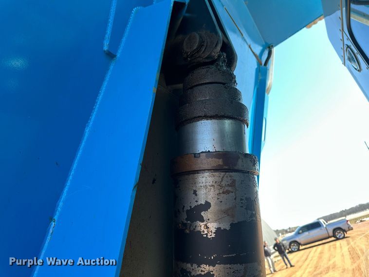 image for item DV0734 2009 Kenworth  T800 dump truck