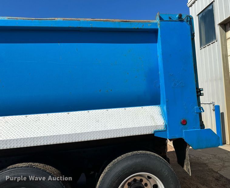 image for item DV0734 2009 Kenworth  T800 dump truck