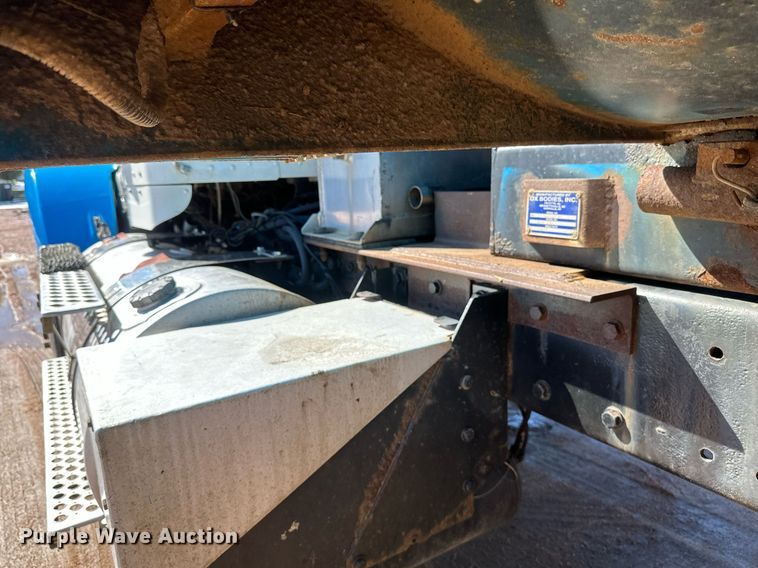 image for item DV0734 2009 Kenworth  T800 dump truck