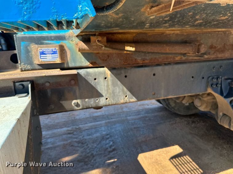 image for item DV0734 2009 Kenworth  T800 dump truck