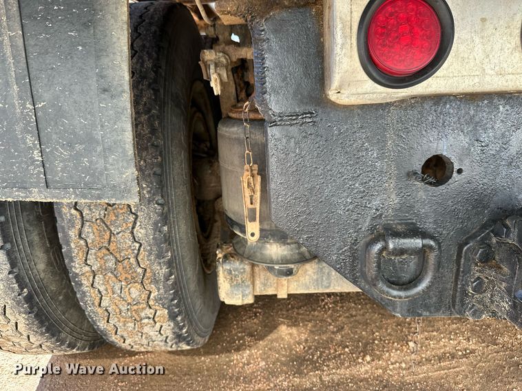 image for item DV0734 2009 Kenworth  T800 dump truck