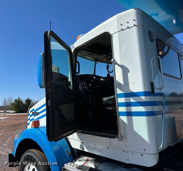 image for item DV0734 2009 Kenworth  T800 dump truck