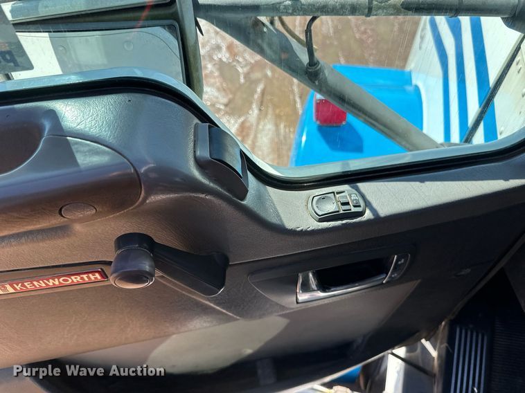 image for item DV0734 2009 Kenworth  T800 dump truck