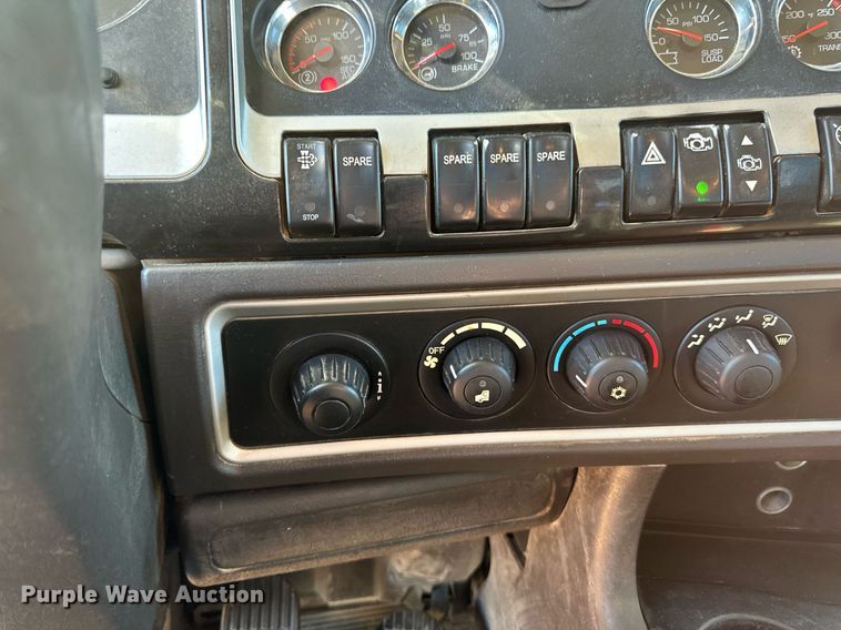 image for item DV0734 2009 Kenworth  T800 dump truck