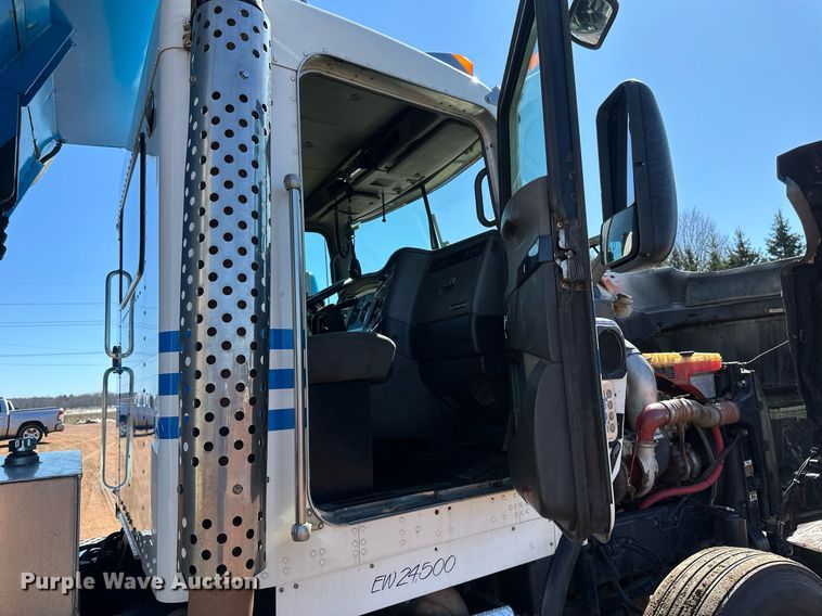 image for item DV0734 2009 Kenworth  T800 dump truck