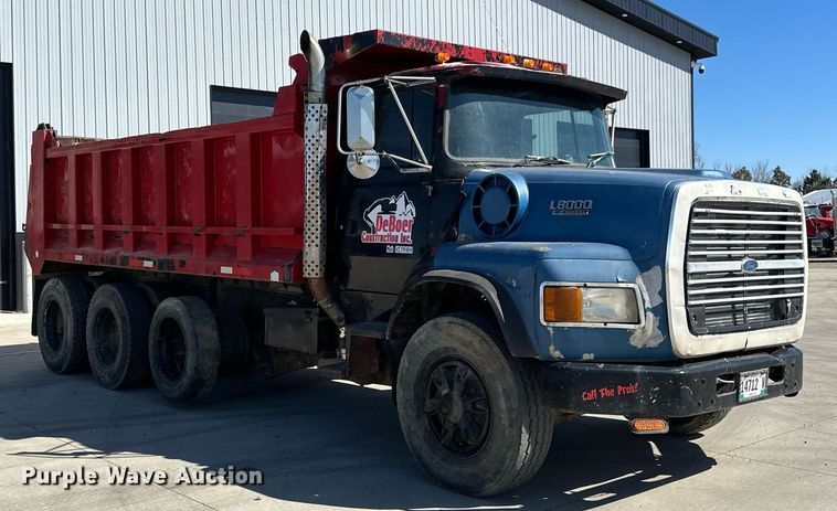 image for item DV0736 1991 Ford  L9000 dump truck
