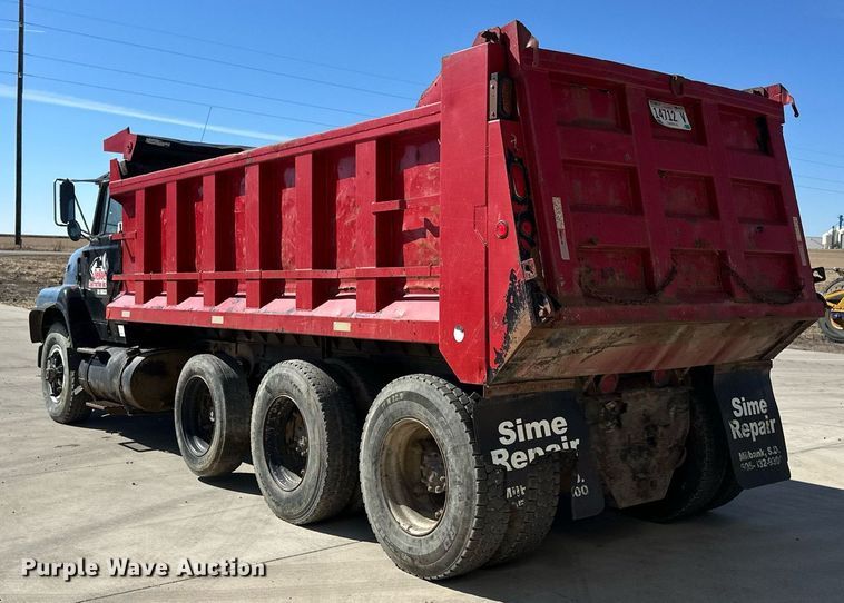 image for item DV0736 1991 Ford  L9000 dump truck