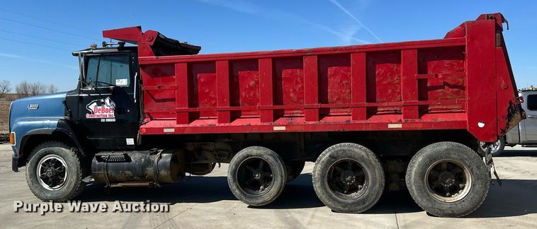 image for item DV0736 1991 Ford  L9000 dump truck