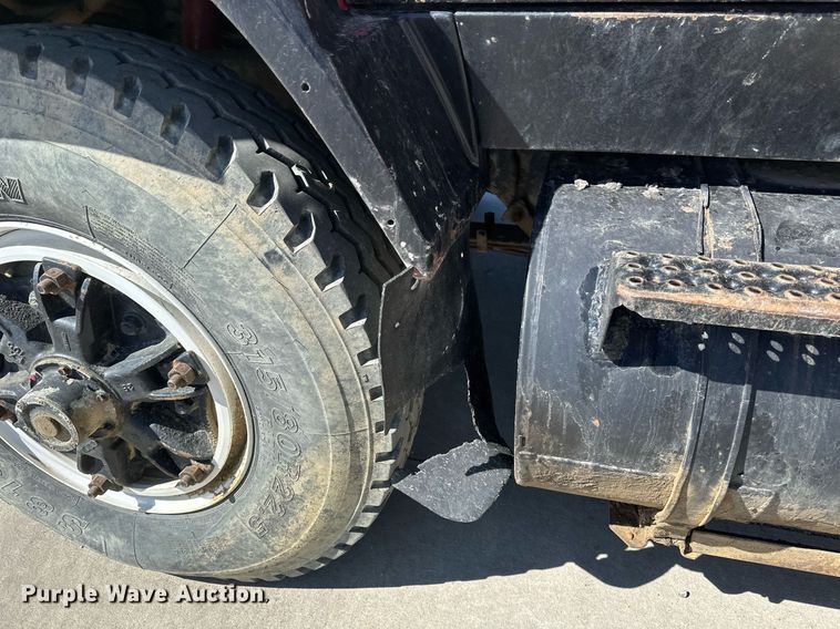 image for item DV0736 1991 Ford  L9000 dump truck