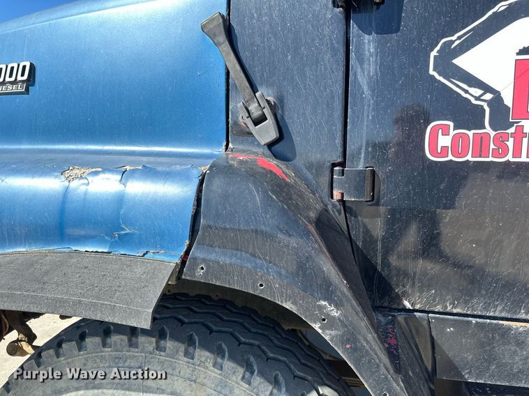 image for item DV0736 1991 Ford  L9000 dump truck