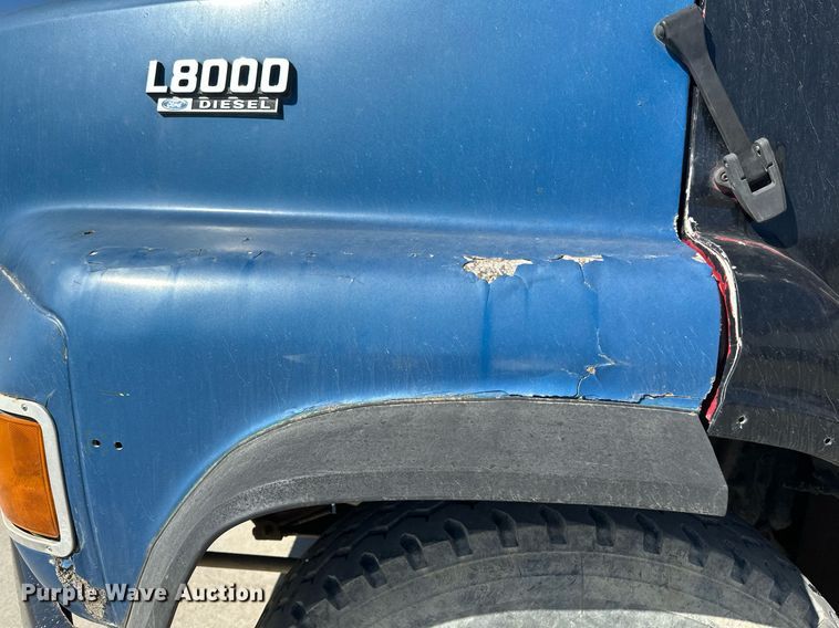 image for item DV0736 1991 Ford  L9000 dump truck